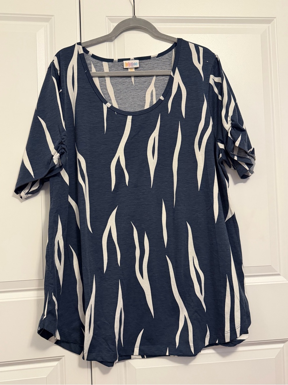 LuLaRoe Navy and White Scoop Neck Short Sleeve Tee